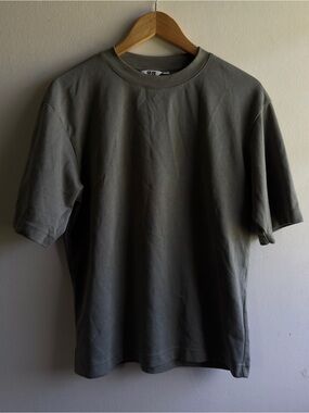 Uniqlo Men’s Airism Over Sized T-Shirt